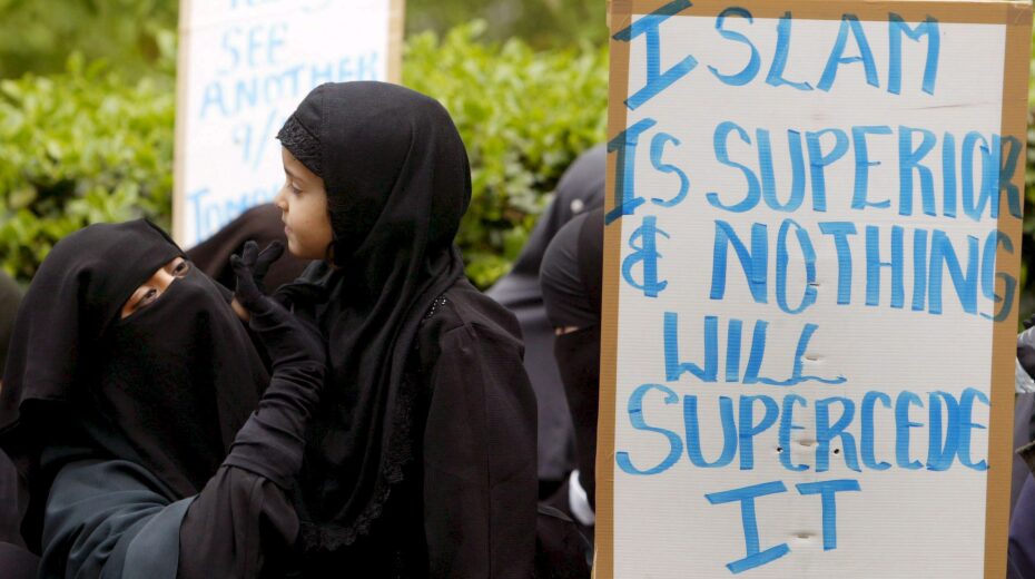 Archive photo from May 20, 2005: Muslims demonstrate in London – taken against the backdrop of debates at the time about the influence of Islamic legal and cultural traditions in Great Britain. Photo: EPA/Geoff Caddick