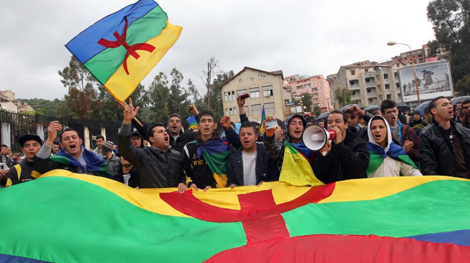 Archive image: Kabyle Berbers (Amazigh) carry Amazigh flags during a rally marking the 32nd anniversary of the so-called "Berber Spring" in Tizi Ouzou, about 100 kilometers east of Algiers (April 20, 2012). Photo: EPA/MOHAMED MESSARA