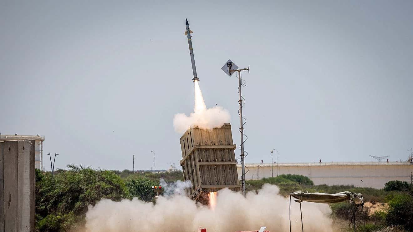 An Iron Dome battery in Ashkelon fires an interceptor missile at rockets fired from the Gaza Strip, Aug. 7, 2022. Photo by Yonatan Sindel/Flash90.