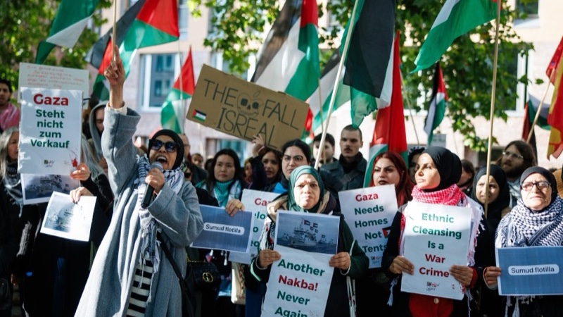 Demonstration under the motto “Solidarity with the Sumud Flotilla – Stop the genocide in Gaza – No arms deliveries to Israel” on October 2, 2025 in Berlin. Photo: EPA/CLEMENS BILAN