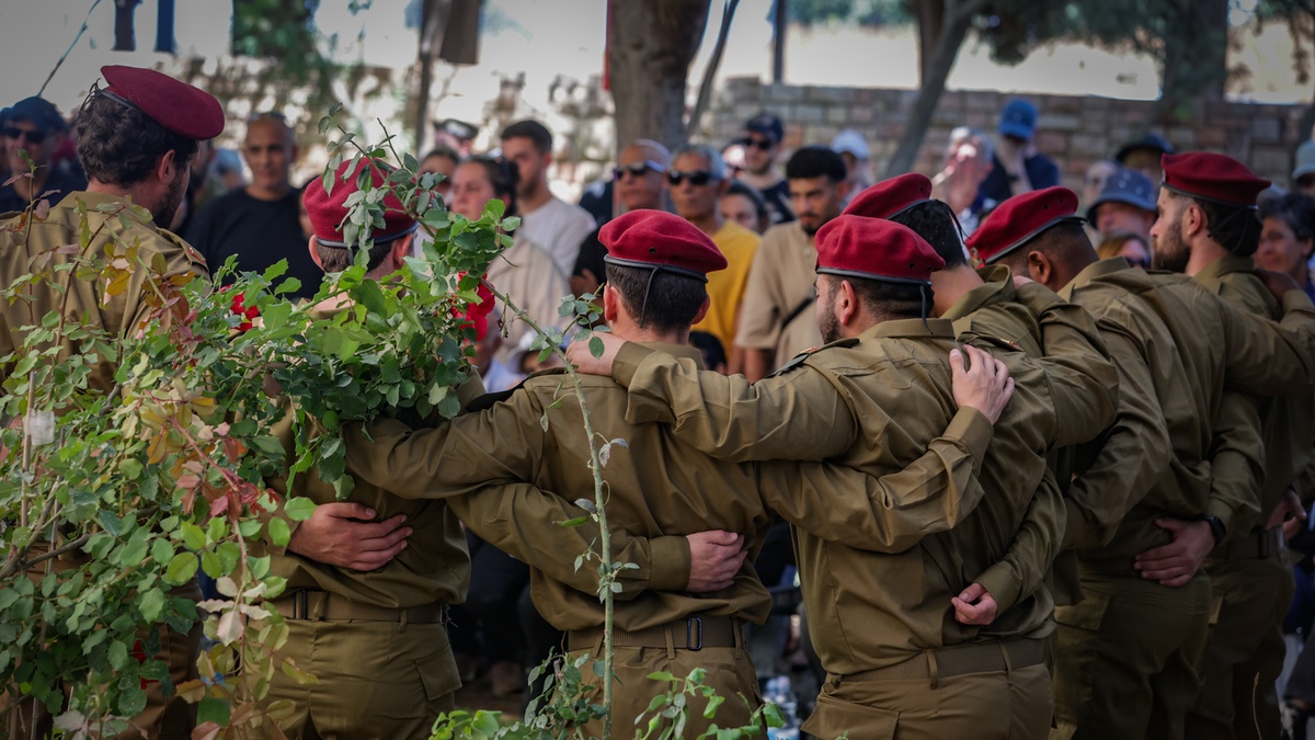 Moving funeral of an Israeli soldier at the military cemetery in Pardes Hanna. May his memory be a blessing! Photo by Tal Gal/Flash90