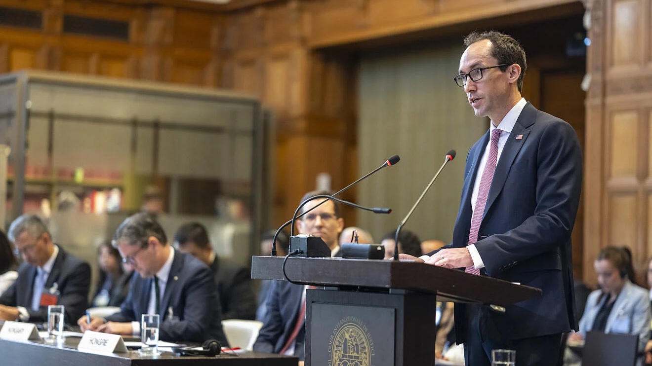 Joshua Simmons, a senior legal adviser to the U.S. State Department, addresses the International Court of Justice, in The Hague, during a public hearing on the request for an advisory opinion on Israel's obligations to provide aid to Palestinians, April 30, 2025. Credit: Frank van Beek, U.N. Photo, courtesy of the ICJ.
