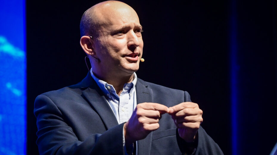 Former Israeli Prime Minister Naftali Bennett speaks at Tel Aviv University's annual Cyber ​​Week on December 9, 2025. Photo: Avshalom Sassoni/Flash90