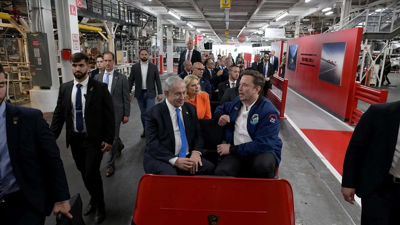 Israeli Prime Minister Benjamin Netanyahu and his wife, Sara, tour a Tesla plant in Fremont, Calif., with Tesla CEO Elon Musk, Sept. 18, 2023. Photo by Avi Ohayon/GPO.