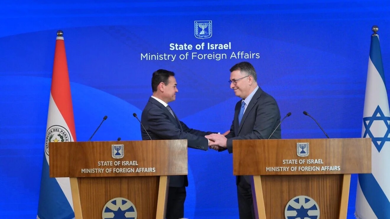 Paraguayan Foreign Minister Rubén Ramírez Lezcano (left) and Israeli Foreign Minister Gideon Sa’ar in Jerusalem on Feb. 8, 2026. Credit: GPO.