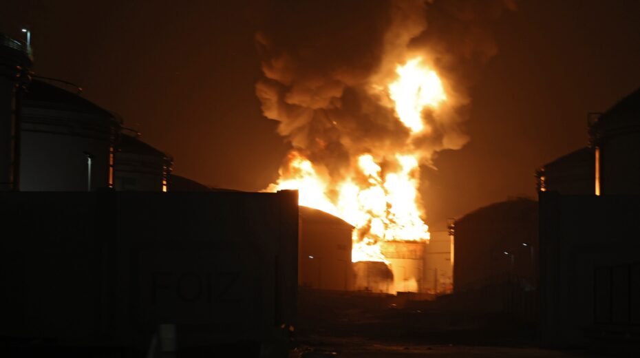 Flames rise after a drone incident at the Fujairah oil terminal in the United Arab Emirates. The attack highlights the growing vulnerability of energy infrastructure in the conflict with Iran. Photo: EPA/STRINGER