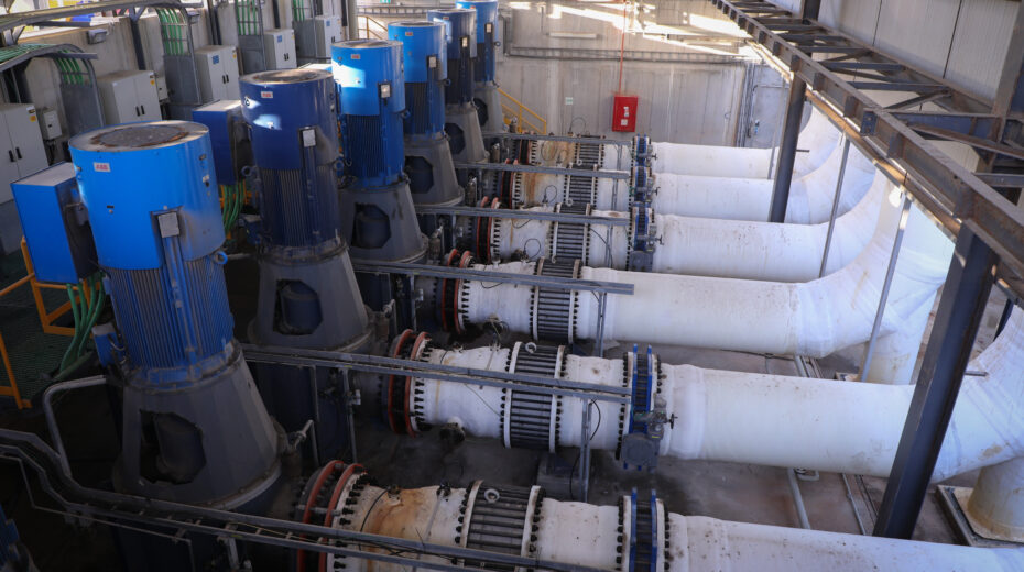 Pumping stations at the Sorek desalination plant south of Tel Aviv. Desalination plants ensure the drinking water supply for millions of people in Israel and are also considered strategically vulnerable infrastructure. Photo: Isaac Harari/Flash90.
