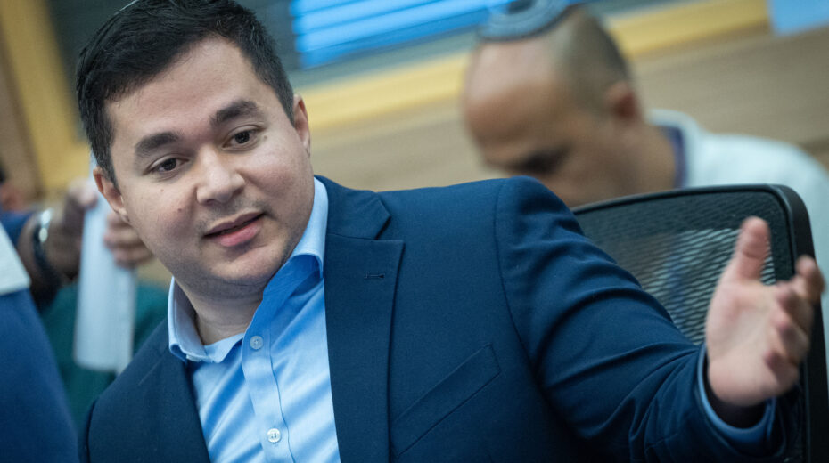 Representative Dan Illouz during a meeting of the Economic Affairs Committee in the Knesset, the Israeli parliament in Jerusalem, on March 26, 2025. Photo: Yonatan Sindel/Flash90