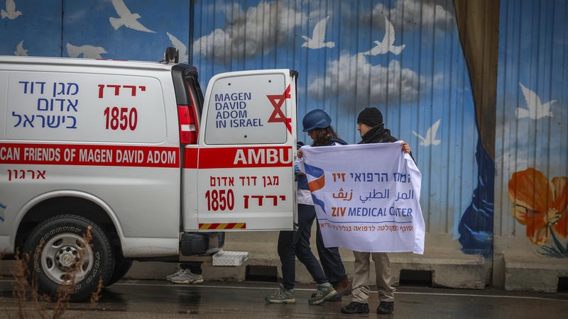 People injured in a missile strike fired by Hezbollah that hit the northern Israeli city of Kiryat Shmona arrive at Ziv Medical Center in Safed, northern Israel, March 23, 2026. Photo by David Cohen/Flash90