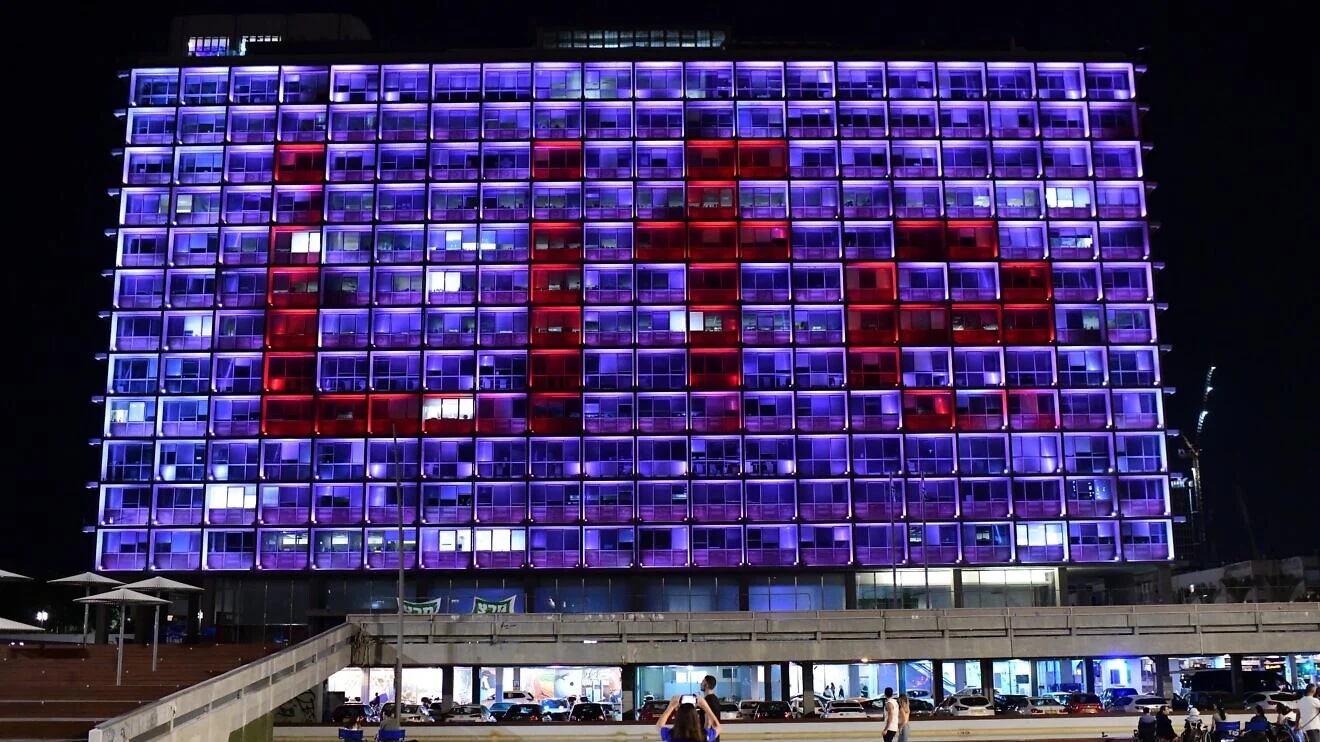 Rabin Square in Tel Aviv is lit in solidarity with protesters in Iran against the repressive regime of the mullahs, Oct. 6, 2022. Photo by Tomer Neuberg/Flash90.