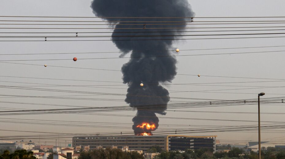 Smoke rises near Dubai International Airport (DXB) in Dubai, United Arab Emirates, on March 16, 2026, against the backdrop of the US-Israel conflict with Iran. Photo: EPA/STRINGER