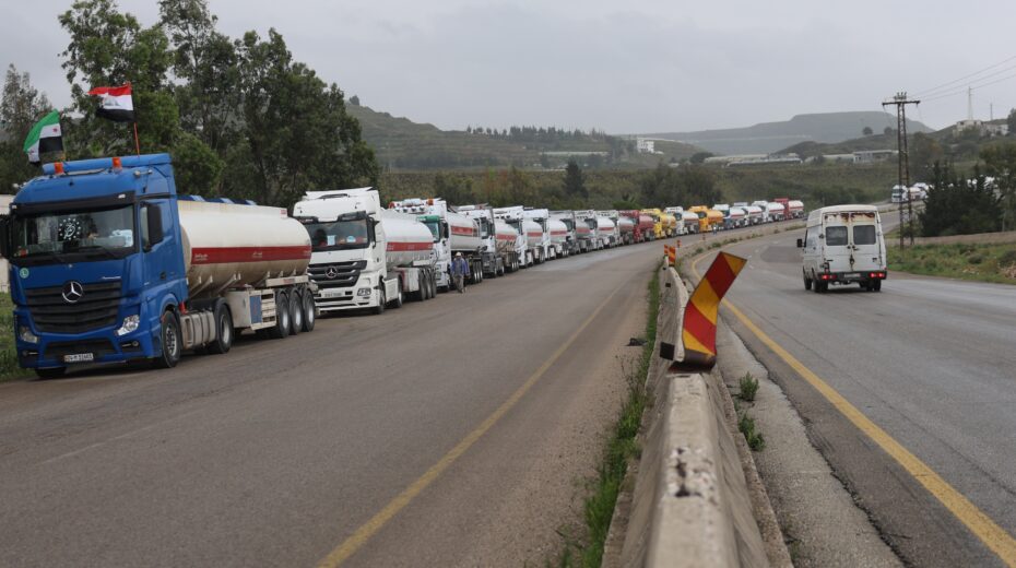 The blockade of the Strait of Hormuz is forcing oil trade to take detours: In Syria, long convoys of tank trucks are forming as a substitute for the sea route. Photo: EPA/Mohammed Alrifai.