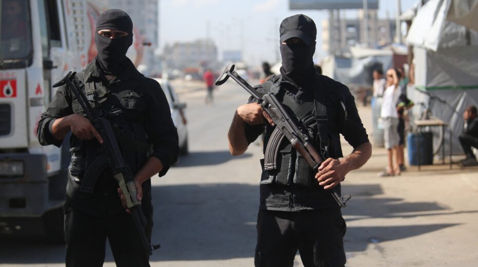 Armed Hamas fighters in Gaza City after the ceasefire between Hamas and Israel in the Gaza Strip. October 11, 2025. Photo: Ali Hassan/Flash90
