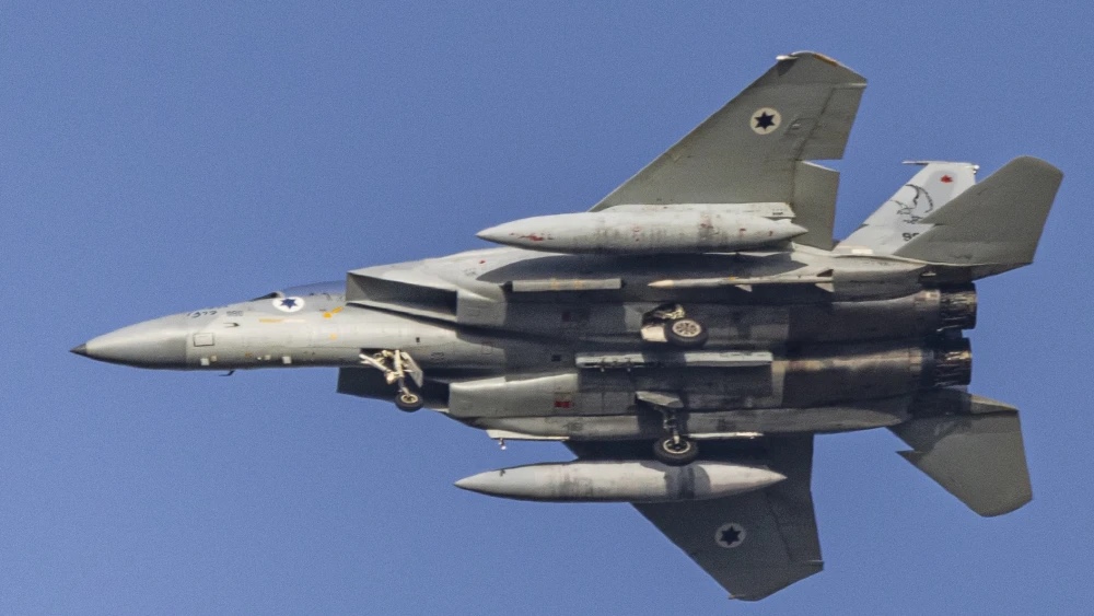 Israeli Air Force fighter jet seen in central Israel amid the ongoing war between Israel-U.S. and Iran, March 18, 2026. Photo by Nati Shohat/Flash90.