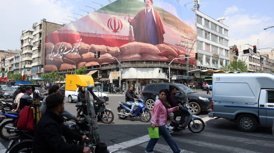 A billboard of Iranian Supreme Leader Mojtaba Khamenei at a street intersection in Tehran, Iran, April 20, 2026. Photo: EPA/Abedin Taherkenareh