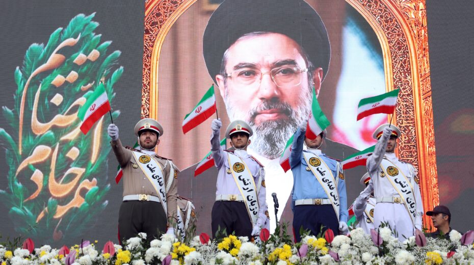 Iranian army personnel stand in front of a poster of Iranian Supreme Leader Ayatollah Mojtaba Khamenei at a rally in Tehran, Iran, on April 29, 2026. Photo: EPA/ABEDIN TAHERKENAREH