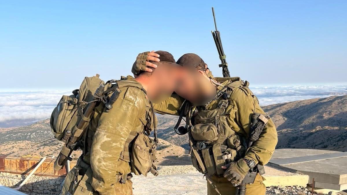 Staff Sgt. A. (left) with a fellow soldier from the IDF’s Hashmonaim Brigade. Credit: IDF Spokesperson’s Unit.