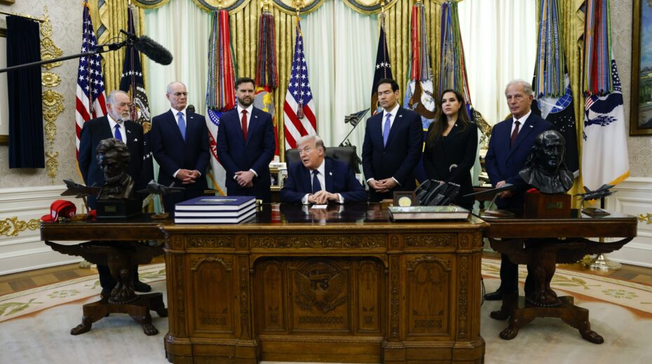 US President Donald Trump with Israeli and Lebanese representatives in the Oval Office of the White House in Washington. The United States played a central role in the talks between Israel and Lebanon that later led to the framework agreement. Photo: EPA/WILL OLIVER / POOL
