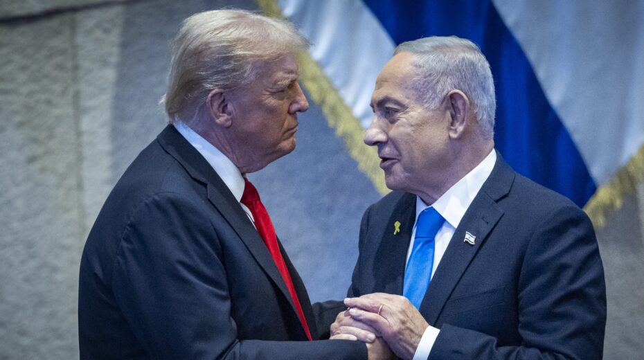 US President Donald Trump and Prime Minister Benjamin Netanyahu in the Knesset in Jerusalem on October 13, 2025. Experts see continued close strategic coordination between Washington and Jerusalem despite public tensions. Photo: Yonatan Sindel/Flash90