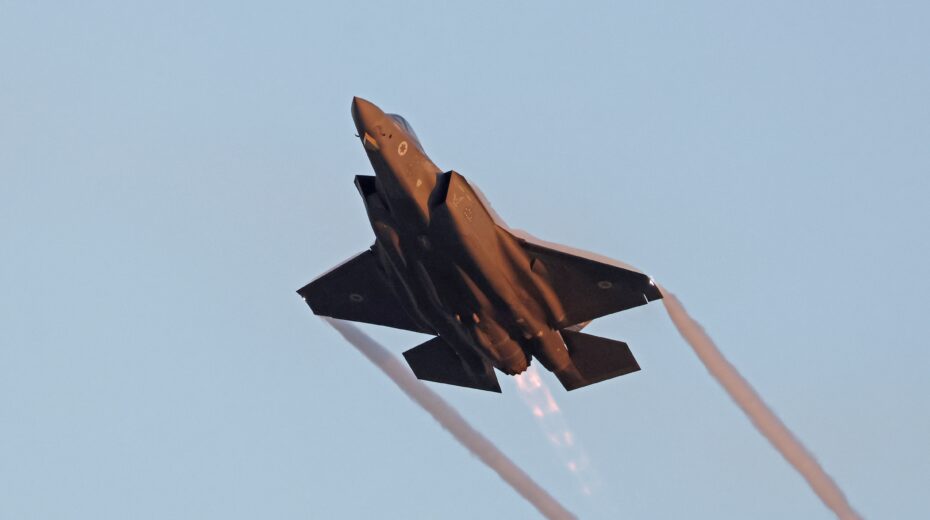 An F-35 Adir from the 140th Squadron participates in an Israeli Air Force airshow as part of the graduation ceremony for soldiers who have completed the IAF flight course. Photo: Ofer Zidon/Flash90