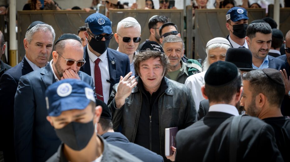 Argentine President Javier Milei visits the Western Wall in Jerusalem’s Old City during his state visit to Israel on April 19, 2026. Photo: Chaim Goldberg/Flash90.