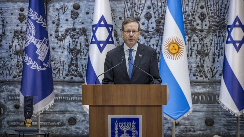 Israeli President Isaac Herzog speaks during a ceremony in honor of Argentine President Javier Milei at the President’s Residence in Jerusalem, April 20, 2026. Argentina and other Latin American countries have been moving closer to Israel. Photo by Oren Ben Hakoon/Flash90