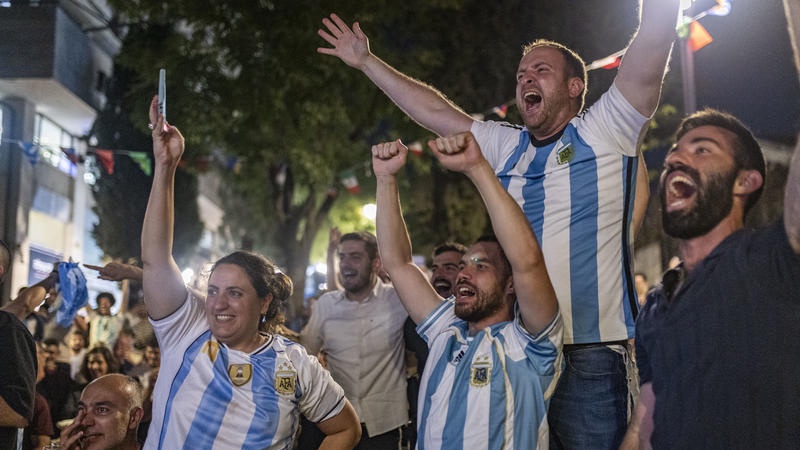 Argentina fans watch the FIFA World Cup Round of 16 match between Argentina and Egypt at a pub in Jerusalem, July 7, 2026. Photo by Rachel Alroey/Flash90