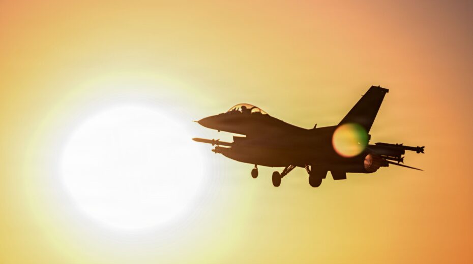 A US Air Force fighter jet approaches during a mission in the Middle East. The United States continued its air strikes against military targets in Iran for the eleventh consecutive night. Photo: US Central Command (CENTCOM).