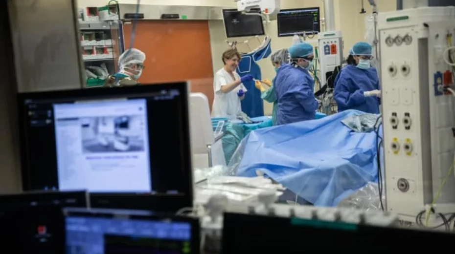 Israeli doctors perform cardiac catheterizations in an operating room at Hadassah Ein Kerem Hospital, in Jerusalem, Jan. 20, 2020. Photo by Hadas Parush/Flash90.