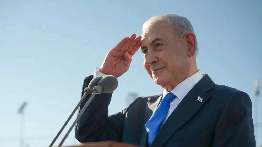 Israeli Prime Minister Benjamin Netanyahu salutes graduates of the Israeli Air Force pilots’ course during the Wings Ceremony at Hatzerim, July 9, 2026. Credit: Ma’ayan Toaf/GPO.