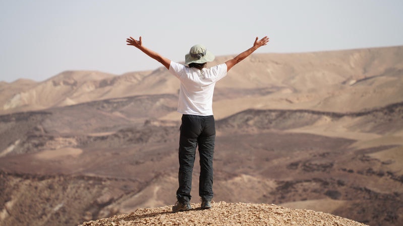 Israelis hike at Nahal Hava in the Negev, southern Israel, January 30, 2026. Photo by Yaniv Nadav/Flash90