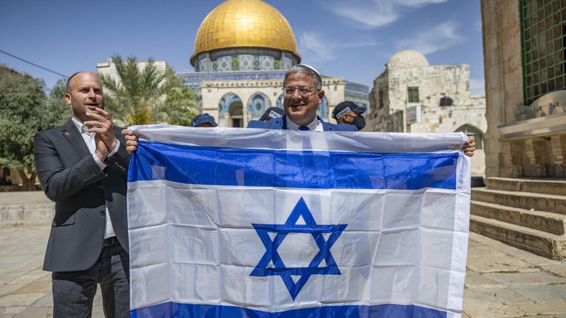 National Security Minister Itamar Ben-Gvir leads a group of Jewish worshipper atop the Temple Mount, Judaism's holiest site. Photo by Yonatan Sindel/Flash90