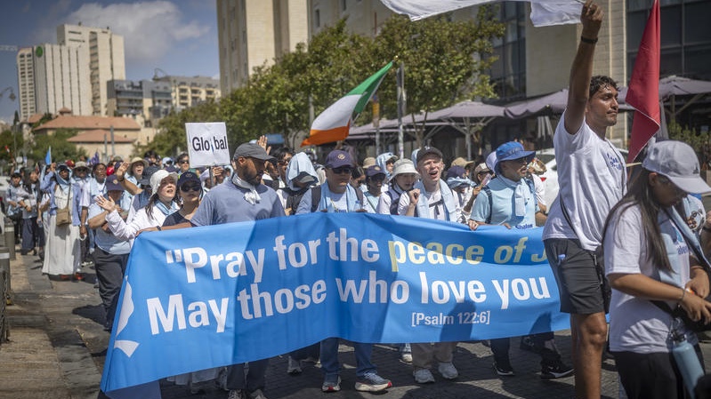 Christians march through the streets of Jerusalem during the “Psalm 122:6 – Pray for the Peace of Jerusalem” march, calling for peace and praying for the city of Jerusalem, on July 24, 2026. Photo by Yonatan Sindel/Flash90