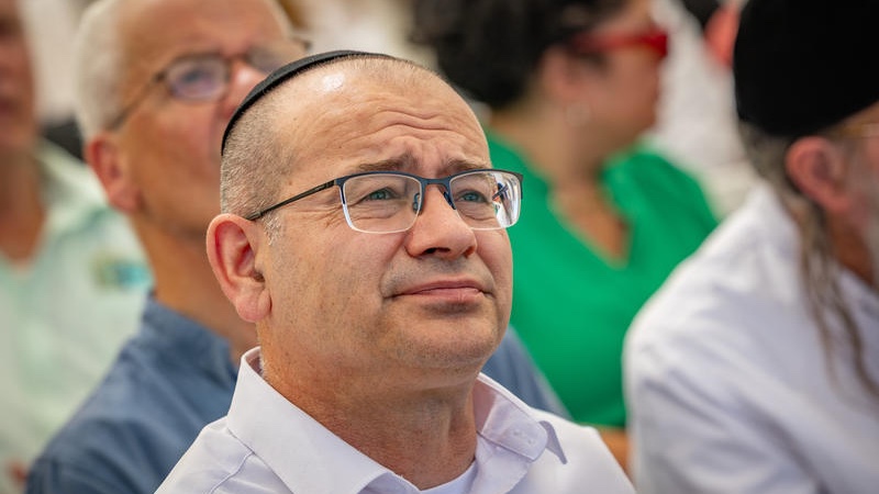 Mossad Director Roman Gofman attends the funeral of IDF soldier Yekutiel Yehuda Katz at the Mount of Olives cemetery in Jerusalem, August 21, 2026. Photo by Chaim Goldberg/Flash90