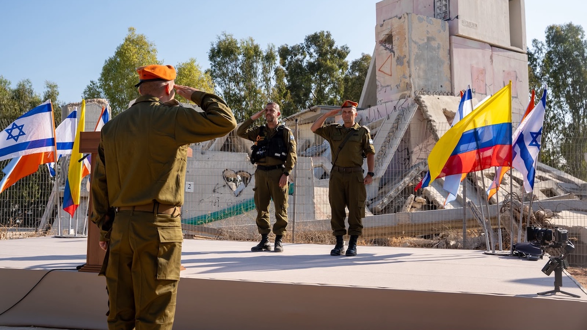 Israel Home Front Command officers during a ceremony marking the end of their mission to earthquake-stricken Colombia. Photo: IDF Spokesman
