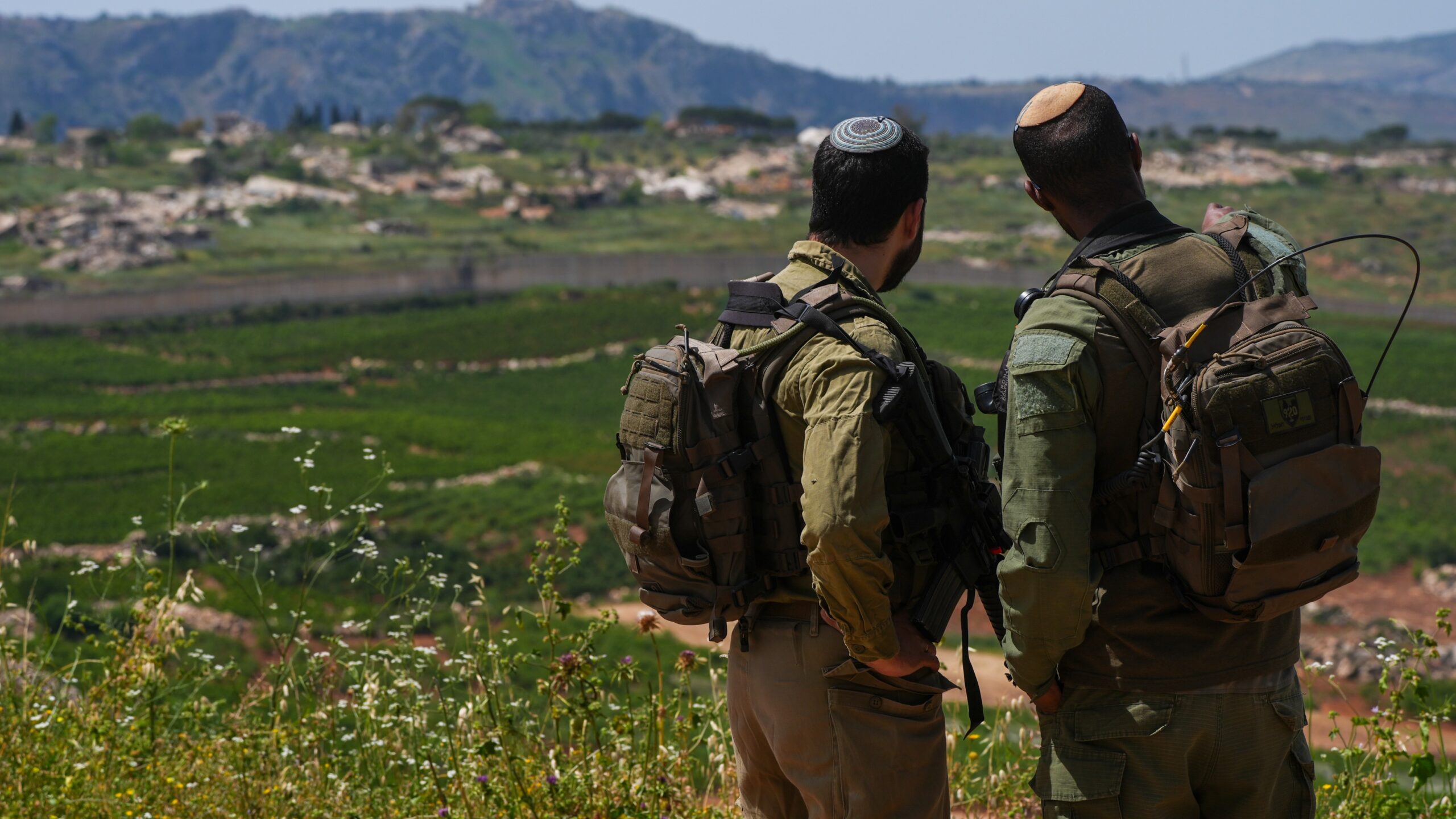 Israeli soldiers monitor the border with Lebanon. Photo: Ayal Margolin/Flash90