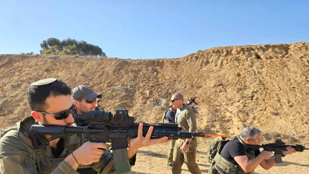 A Magen 48 team training together with the IDF. Courtesy of Magen 48.