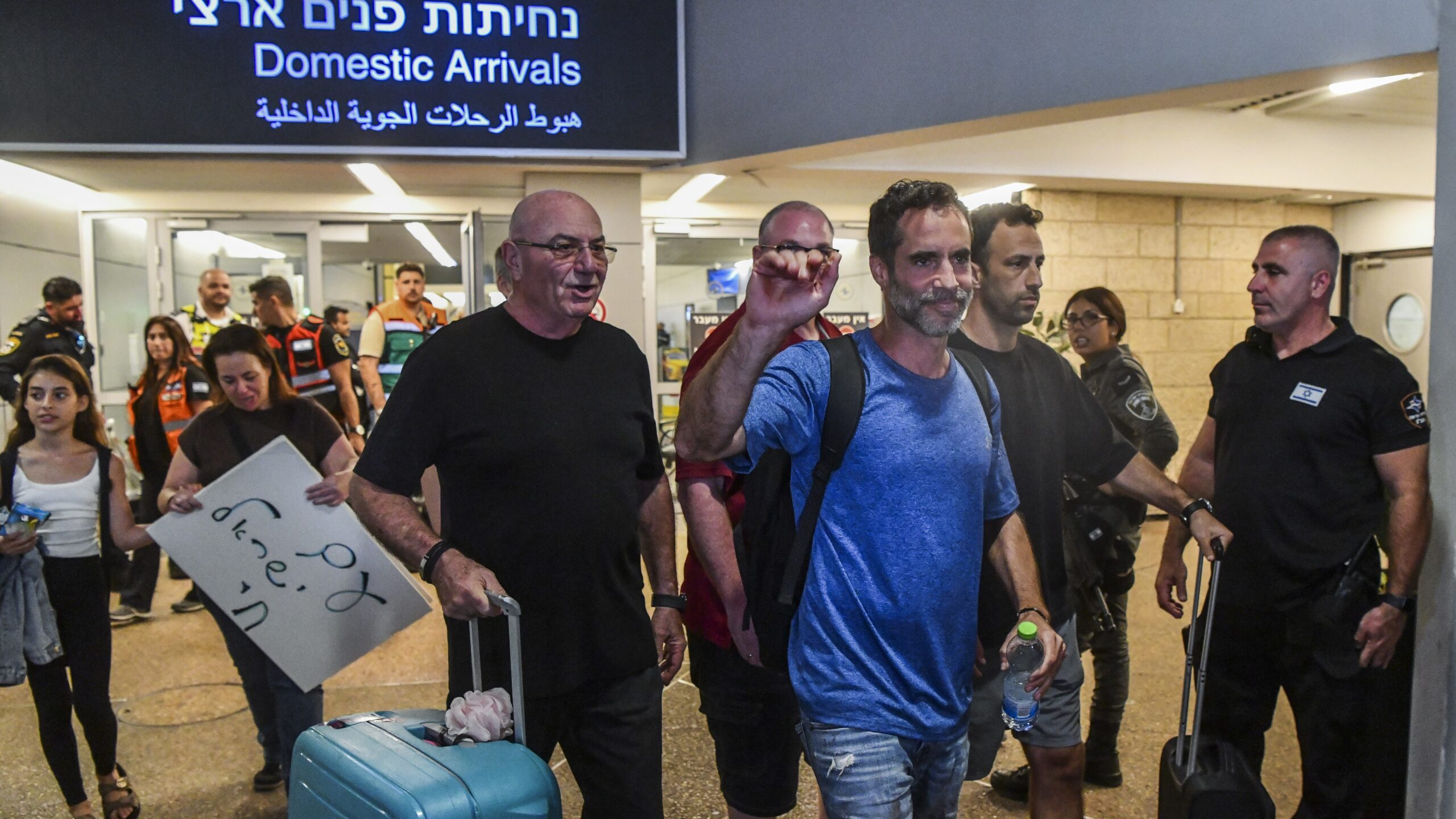 Passengers of Flydubai flight FZ 1073 are greeted by relatives upon their return at Ben Gurion Airport. The flight from Dubai to Israel had been diverted to Saudi Arabia following an alleged terrorist attack on board, September 30, 2026. Photo: Avshalom Sassoni/Flash90