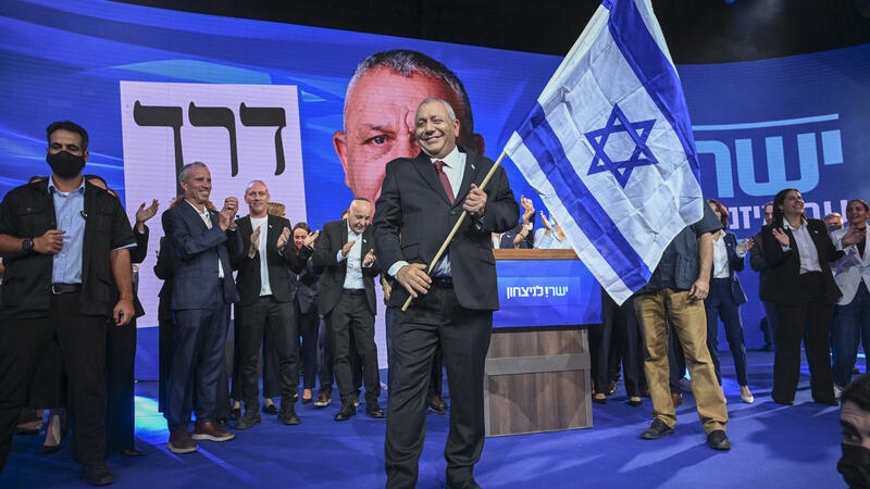 Gadi Eisenkot and his 'Change' bloc did not receive enough votes to change anything. Not without breaking campaign promises. Photo: Flash90