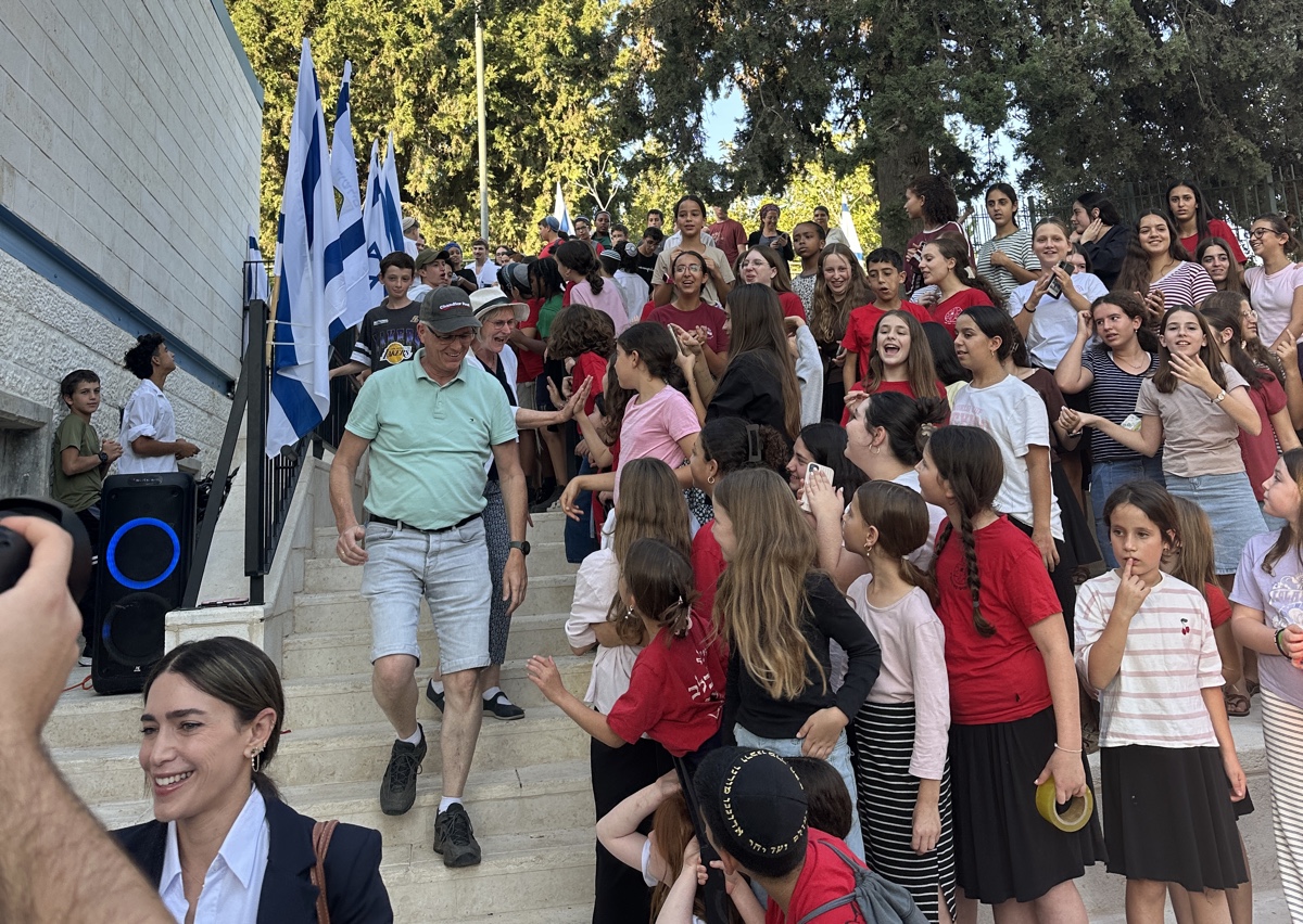 Israeli youth excitedly thank their Dutch Christian benefactors. Photo by Ryan Jones